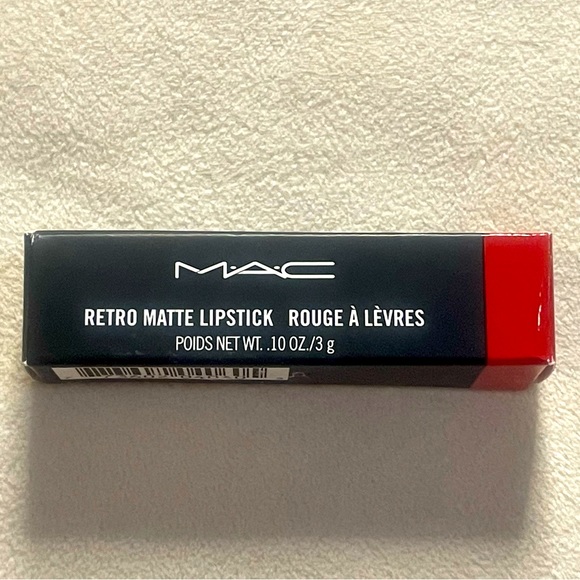 NIB‎ MAC Lipstick - Picture 1 of 4